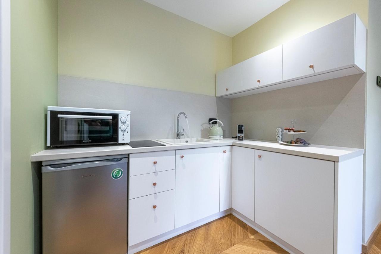 Ipelhome - Plaka Boutique Apartments เอเธนส์ ภายนอก รูปภาพ
