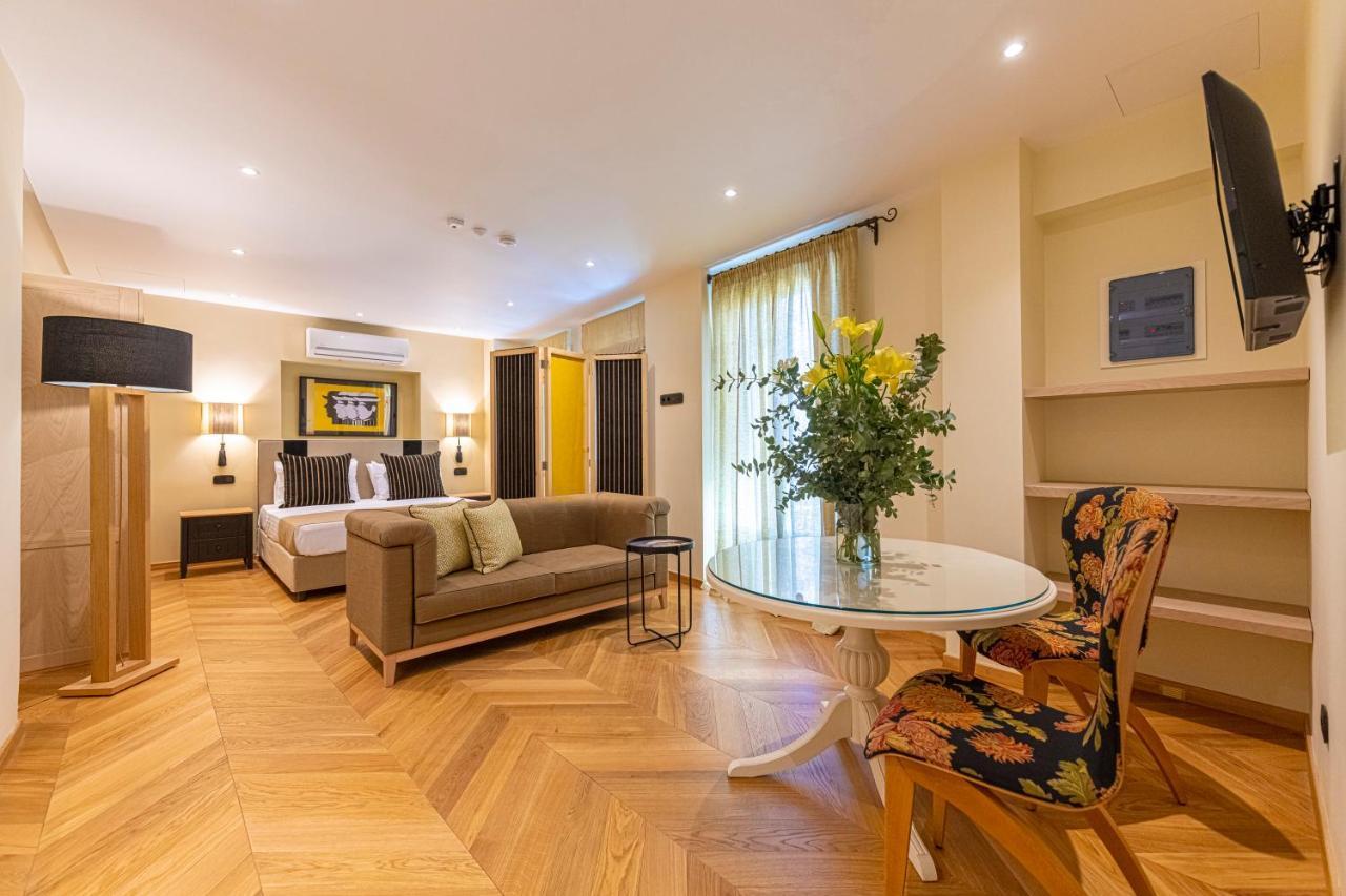 Ipelhome - Plaka Boutique Apartments เอเธนส์ ภายนอก รูปภาพ