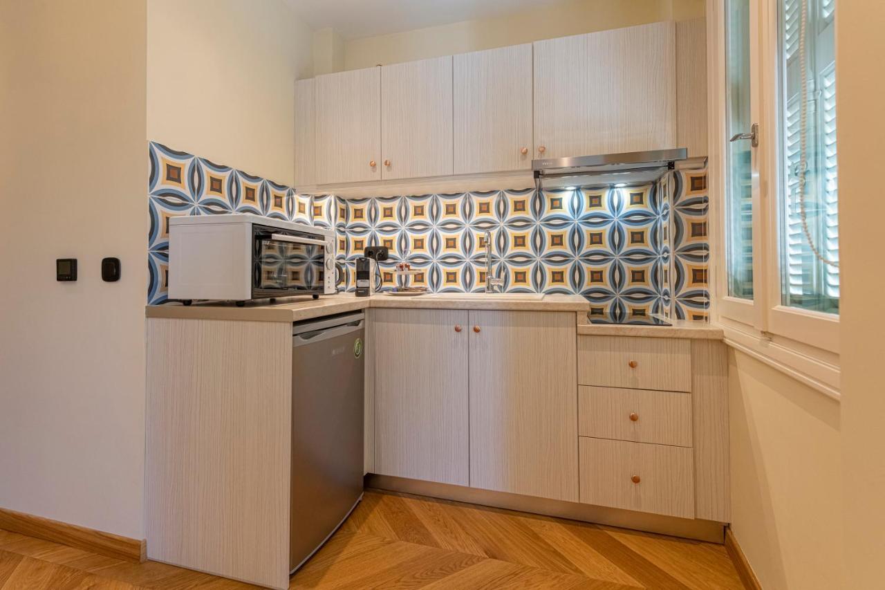 Ipelhome - Plaka Boutique Apartments เอเธนส์ ภายนอก รูปภาพ