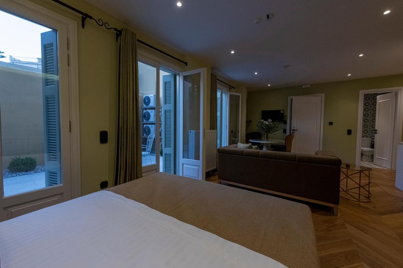 Ipelhome - Plaka Boutique Apartments เอเธนส์ ภายนอก รูปภาพ