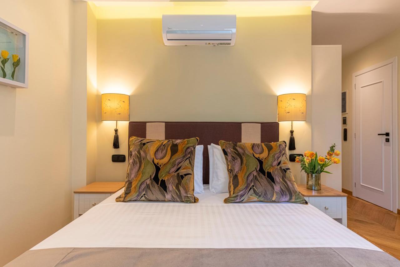 Ipelhome - Plaka Boutique Apartments เอเธนส์ ภายนอก รูปภาพ