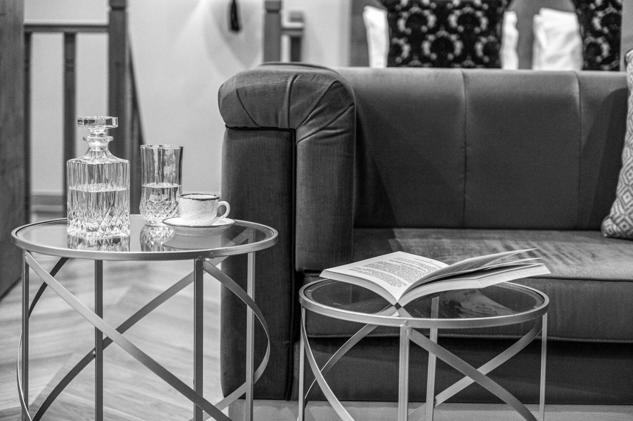 Ipelhome - Plaka Boutique Apartments เอเธนส์ ภายนอก รูปภาพ